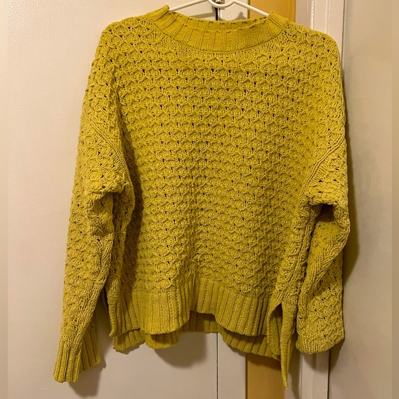 Woman’s Size Large A New Day sweater. Gold - Picture 1 of 2